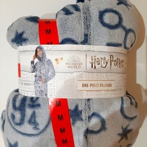 Adult SIZE MEDIUM Harry Potter One Piece Pajama, New Never Worn. Size Medium